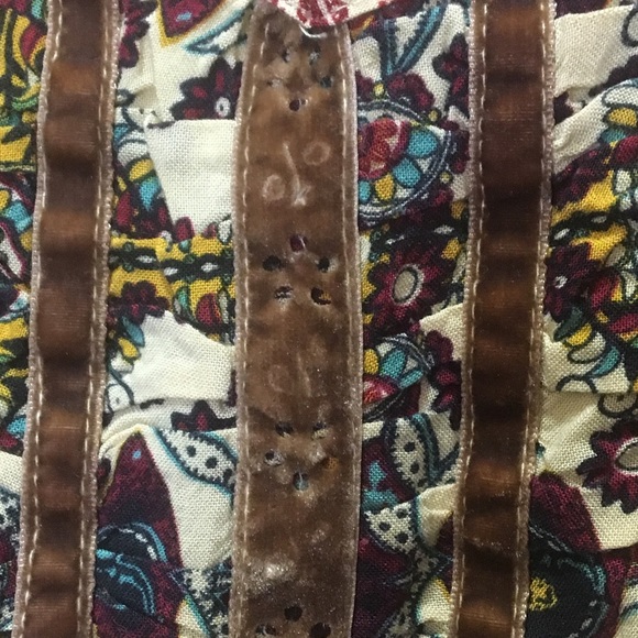 *3 for $20* Live and Let Live Boho Medallion Top - Picture 4 of 10